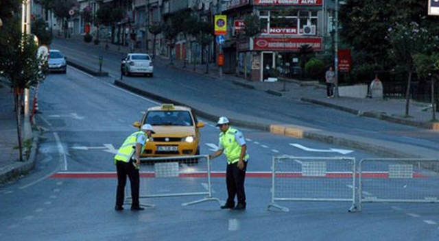 İstanbul&#039;da 29 Ekim nedeniyle bazı yollar trafiğe kapatıldı