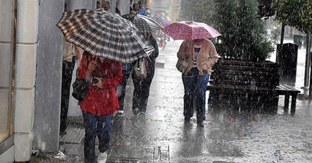 İstanbul&#039;da hava sıcaklığı 15 derece birden düştü