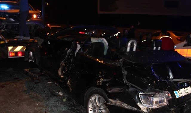 İstanbul Küçükçekmece'de feci kaza: 1 ölü, 3 yaralı