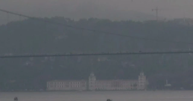 İstanbullular güne yağmurla uyandı