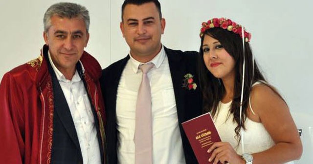 İzmir Güzelbahçe’de 1 liraya nikah