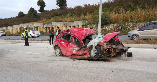 Kamyona çarpan kadın sürücü hayatını kaybetti