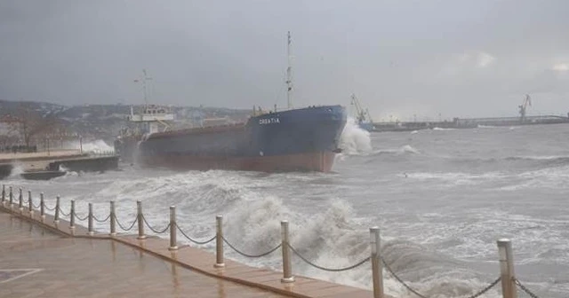 Karadeniz'de kuvvetli fırtına uyarısı