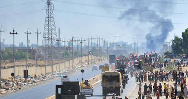 Kerkük&#039;te Halk, Irak Ordusunu Sevinçle Karşıladı