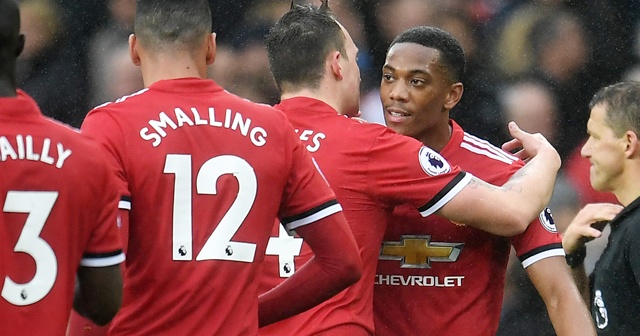 Manchester United, Tottenham&#039;ı tek golle geçti