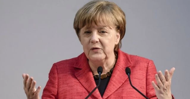Merkel'den Türkiye'ye övgü!