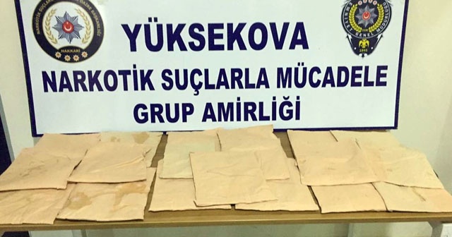 Müzik aleti çantasında 7 kilo eroin ele geçirildi