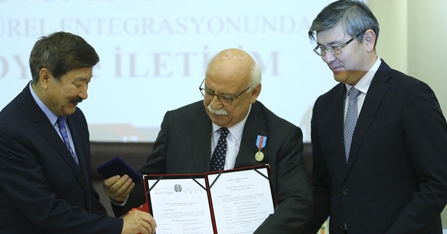 Nabi Avcı&#039;ya Kazakistan Üstün Hizmet Ödülü verildi