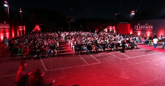 PKK&#039;lı teröristlere alt yazıda &#039;gerilla&#039; denince kriz çıktı!