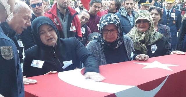 Şehidimizin annesinden yürek bundan veda