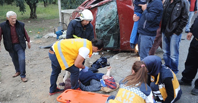 Takla atan araçta can pazarı: 8 yaralı