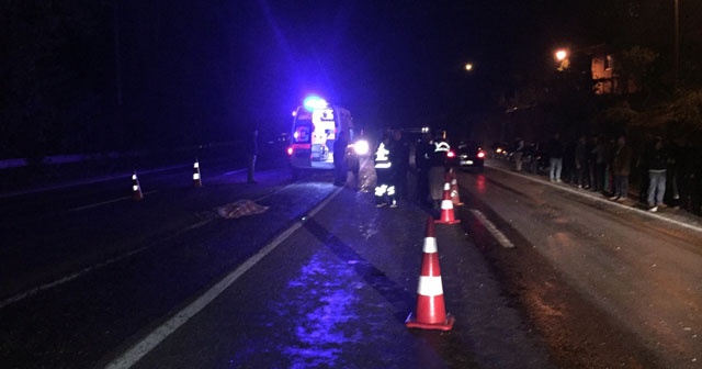 Zonguldak&#039;ta otomobil yayalara çarptı: 1 ölü, 1 yaralı