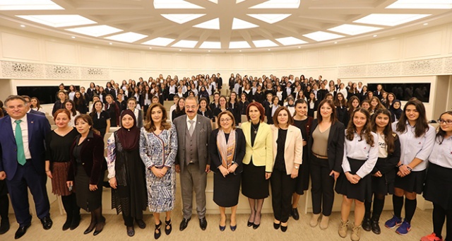 &#039;Haydi kızlar yönetime&#039; projesinin konuğu SANKO Okulları oldu