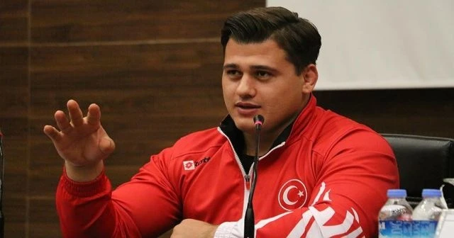'Her yerde bayrağımızı temsil etmenin gururunu yaşıyorum'