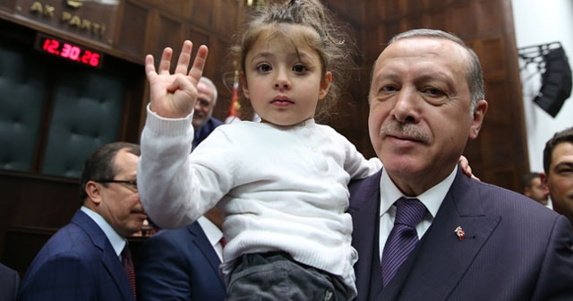 &#039;Tayyip Dede&#039; diye bağıran 3,5 yaşındaki Gülhan’ın Erdoğan sevgisi