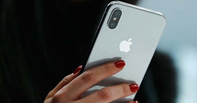 ABD&#039;de iPhone X satışı başladı