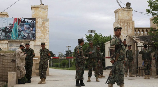 Afganistan&#039;da DEAŞ polis karakoluna saldırdı