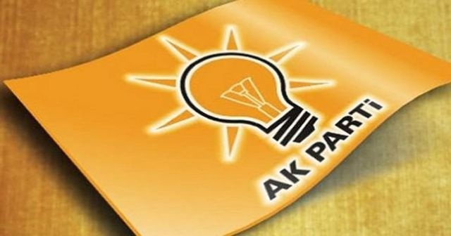 AK Parti&#039;de 3 il başkanı istifa etti