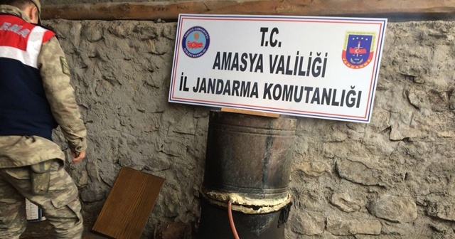 Amasya&#039;da 5 bin litre sahte içki ele geçirildi