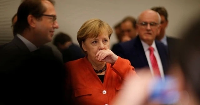 Angela Merkel'e istifa çağrısı