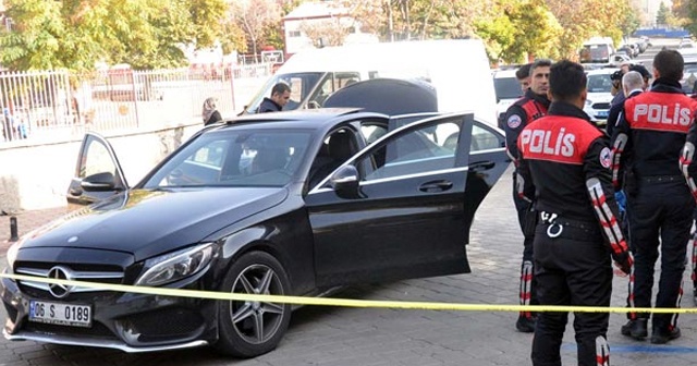 Ankara&#039;da &#039;dur&#039; ihtarına uymayan 3 şüpheli bir polisi yaraladı