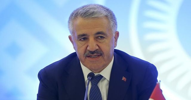 Bakan Arslan: Kamuya ait veri merkezleri tek çatı altında toplanacak