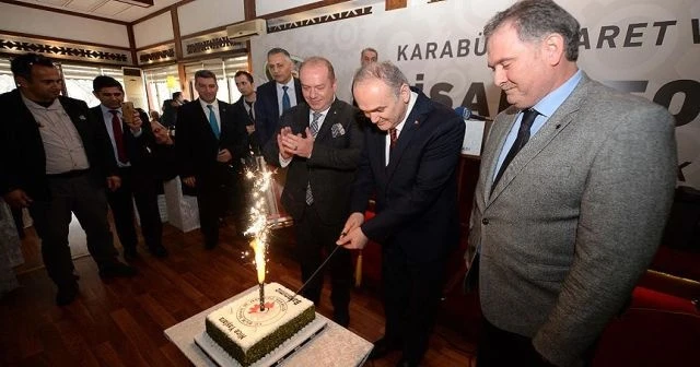 Bakan Özlü'ye sürpriz doğum günü