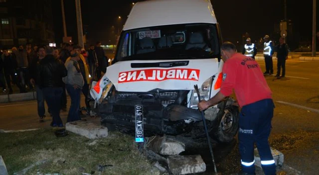 Balıkesir'de ambulans kazaları: 6 yaralı