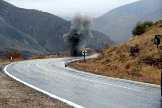 Bitlis’te patlama: 1 asker yaralı