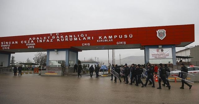 Darbe sanığı: Erkan Öktem&#039;i ateş ederken net bir şekilde gördüm