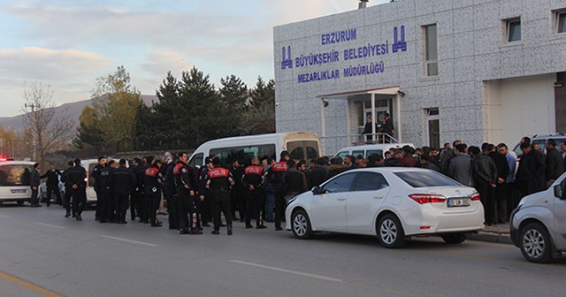 Erzurum’da cenaze defin kavgası