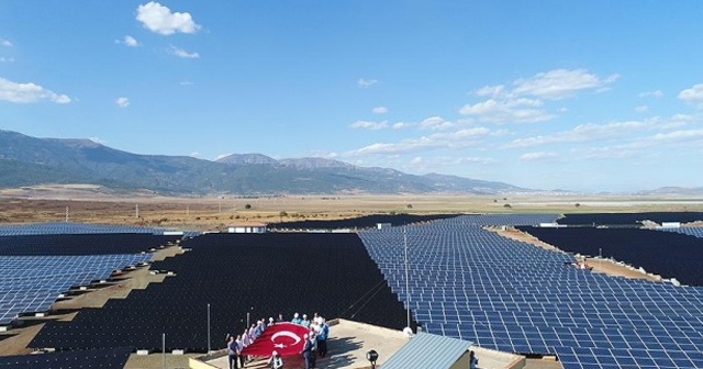 Gaziantep'e 25 megavat gücünde güneş enerji santrali üretime başladı