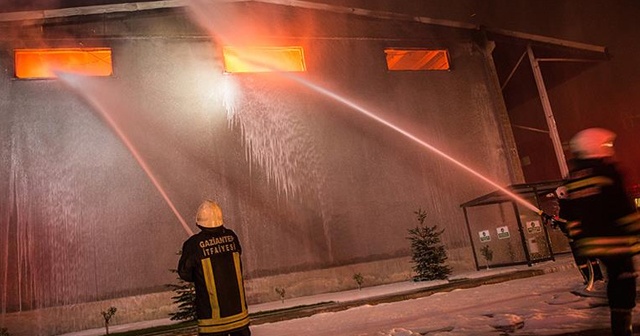 Gaziantep&#039;te fabrika yangını!