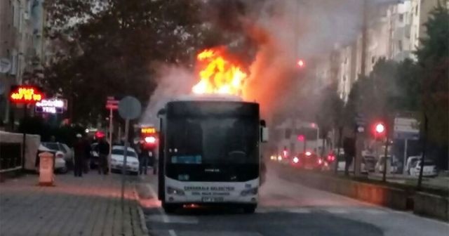 Halk otobüsü alev alev yandı