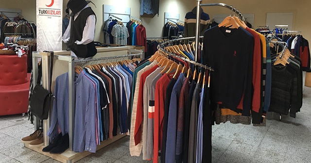 İhtiyaç sahibi öğrenciler &#039;Yıldız Butik&#039;ten ücretsiz giyiniyor