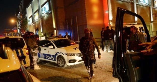 İstanbul'da AVM'de hareketli anlar