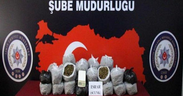 İzmir'de 33 kilo esrar ele geçirildi