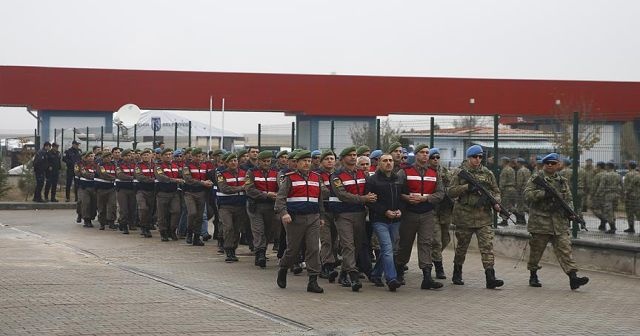 Mahkeme Başkanından FETÖ sanıklarına &#039;Ağız birliği yapmış gibi konuşuyorsunuz&#039; uyarısı