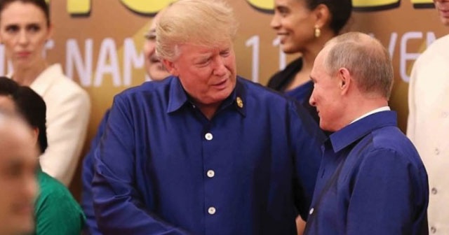 Putin ile Trump, Vietnam'da tokalaştı