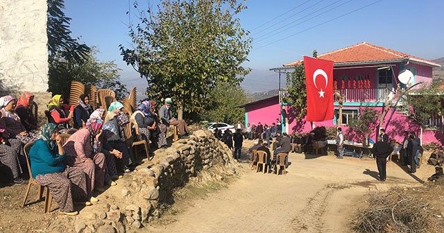 Şehidimizin baba evine ateş düştü