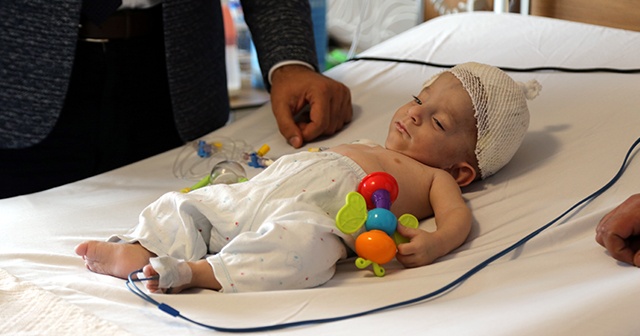 Suriyeli bebek, Türkiye&#039;de sağlığına kavuştu