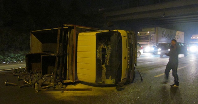 TEM otoyolunda zincirleme trafik kazası: 1 yaralı