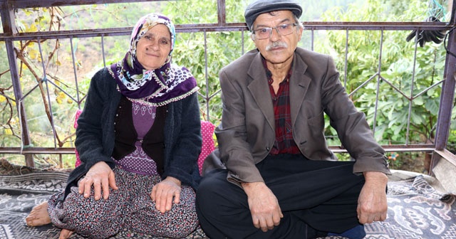 Trafik kazasıyla gelen mani söyleme hastalığı Ümmani teyzenin evine neşe getirdi