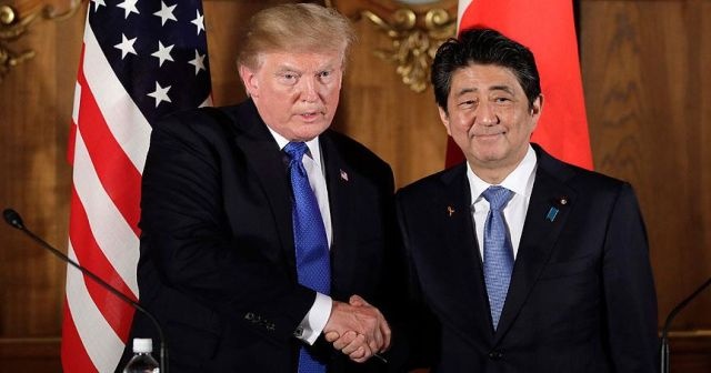 Trump Japonya Başbakanı Abe ile görüştü