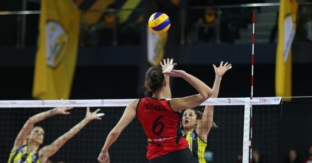 VakıfBank, Fenerbahçe’yi 3-1 mağlup etti