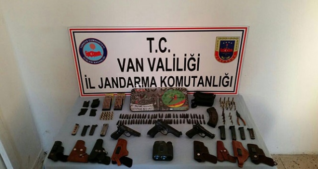 Van&#039;da, PKK&#039;ya ait silah ve mühimmat ele geçirildi