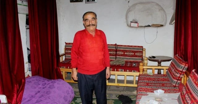 Yedi dil bilen Yörük, bildiği her dilde kısmet arıyor