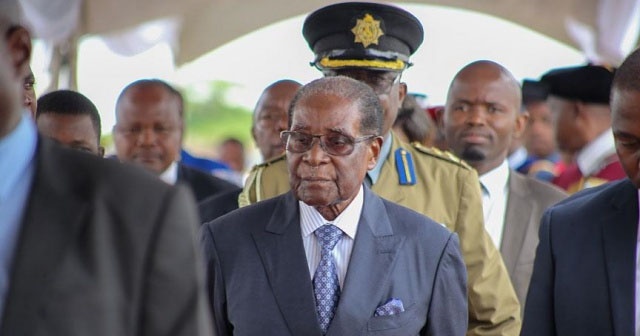 Zimbabve Cumhurbaşkanı Robert Mugabe istifa ediyor