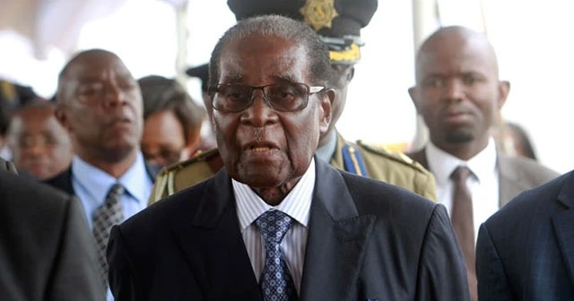 Zimbabve Devlet Başkanı Mugabe partisindeki görevinden alındı!