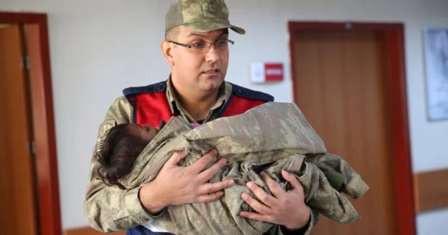 1,5 yaşındaki Mesume'yi donmaktan Mehmetçik kurtardı